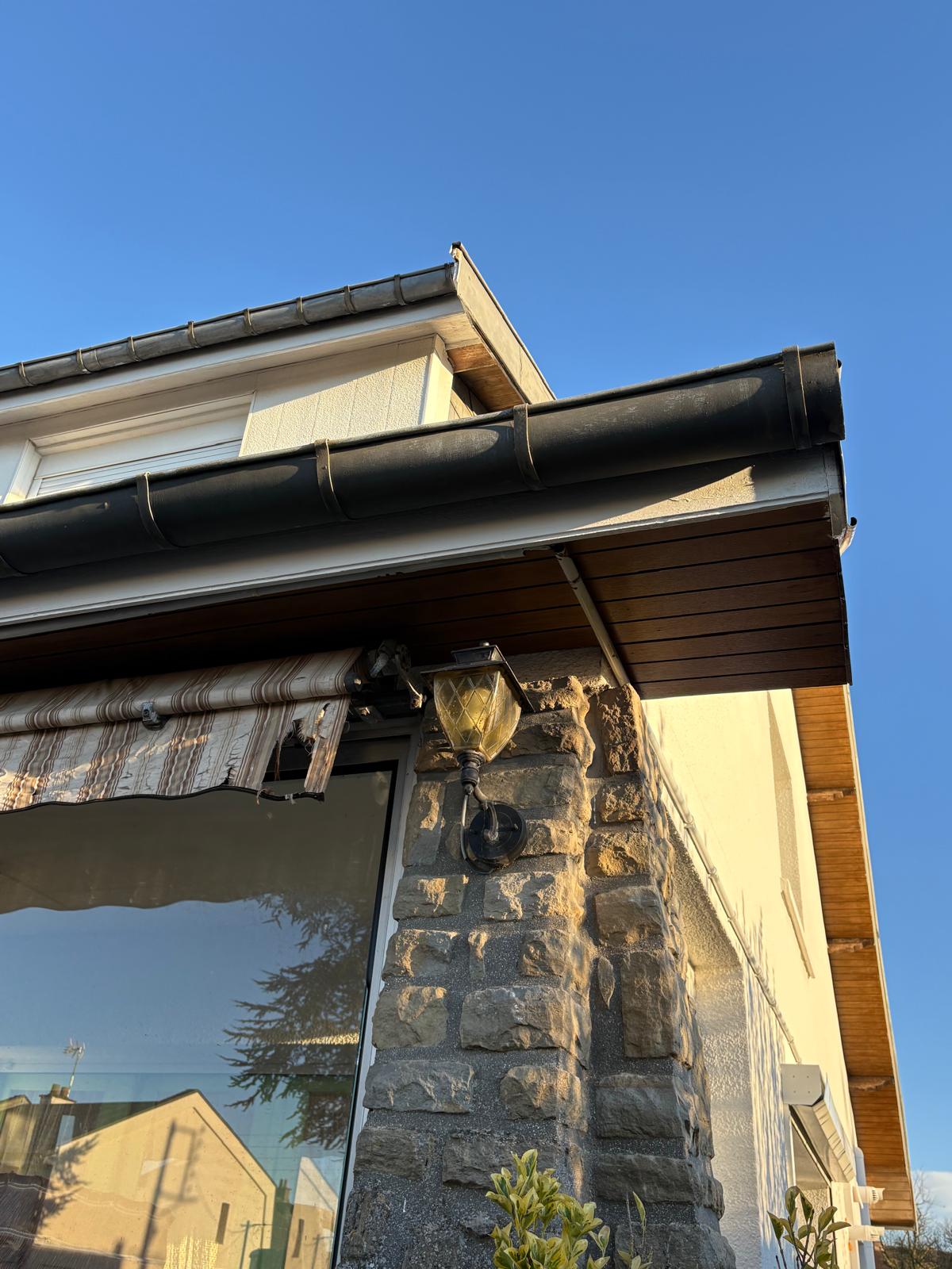 Remplacement de gouttières à Neuville-Saint-Remy