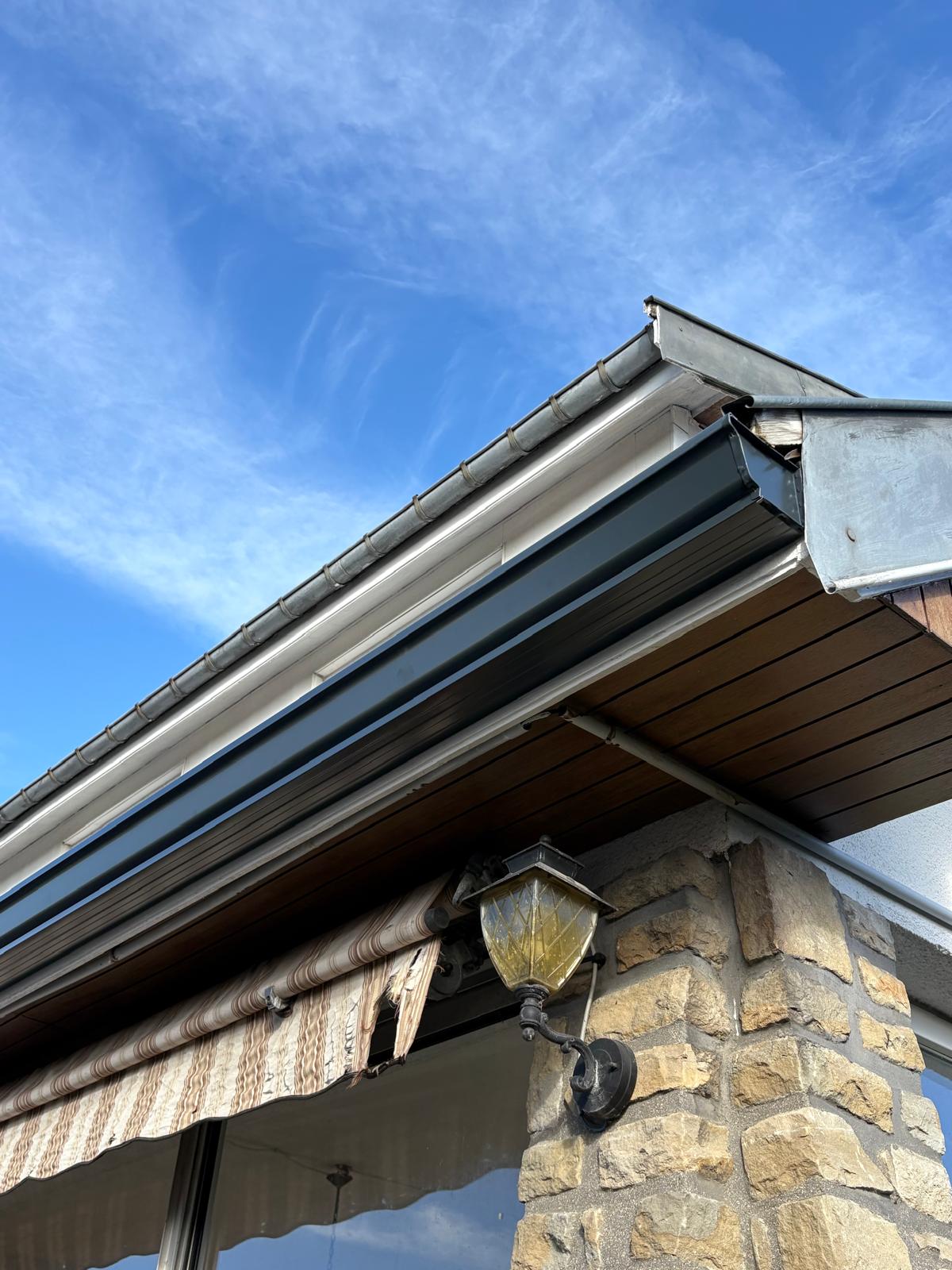 Remplacement de gouttières à Neuville-Saint-Rémy